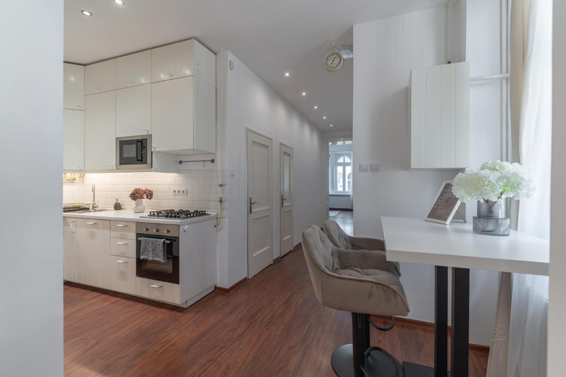 Deluxe And Cozy City Center Suite For 8Ppl Budapest Eksteriør billede