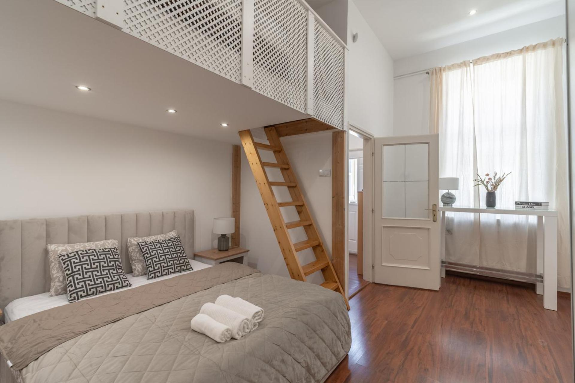 Deluxe And Cozy City Center Suite For 8Ppl Budapest Eksteriør billede