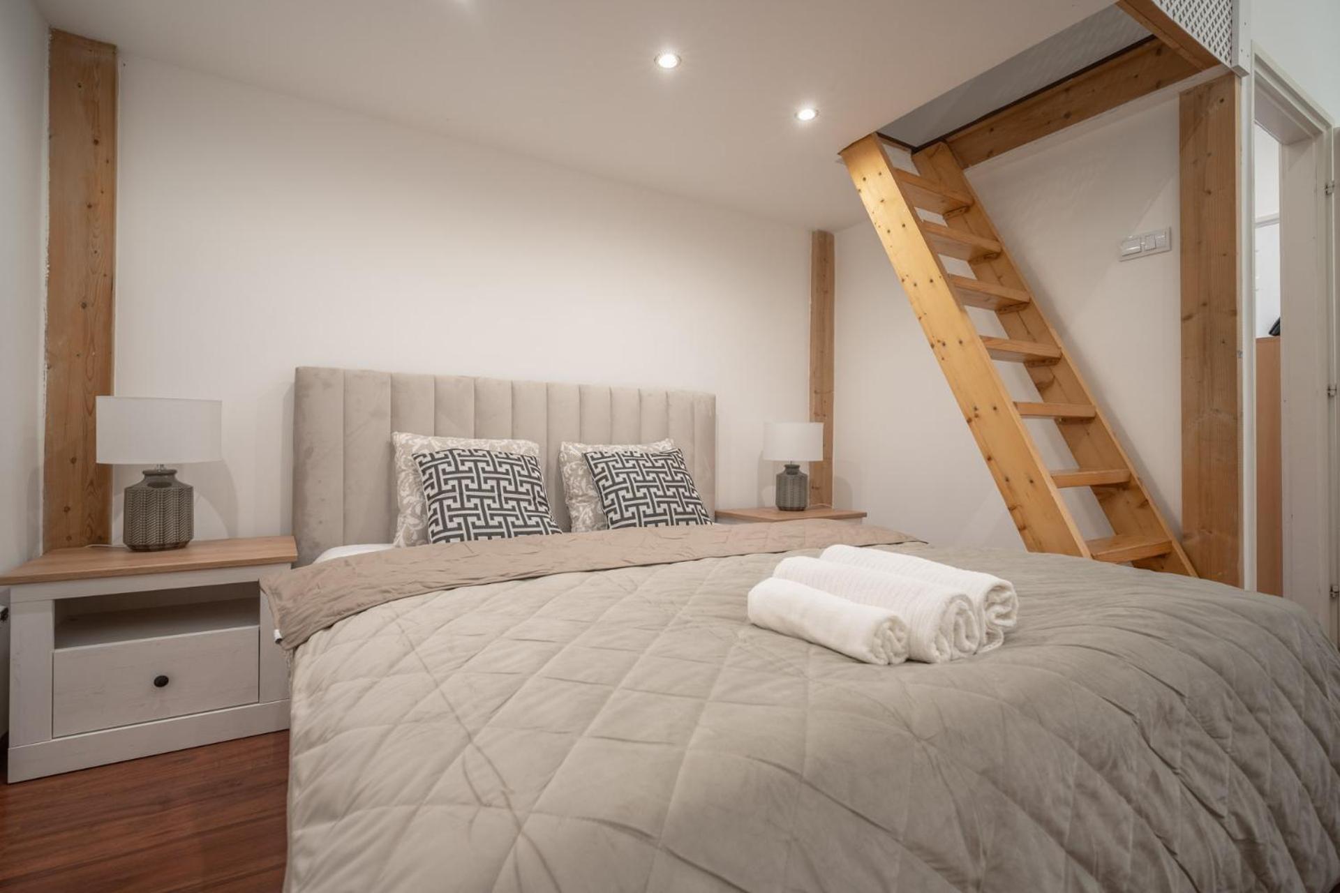 Deluxe And Cozy City Center Suite For 8Ppl Budapest Eksteriør billede